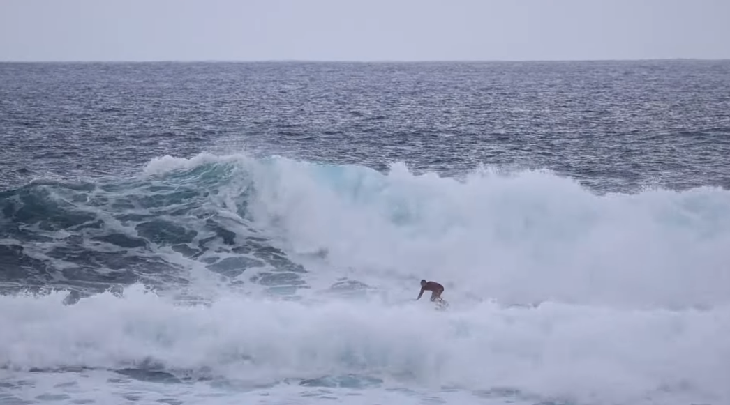LOTS OF SURFING AND EMOTION IN HAWAII - EPISODE 1 - CAIO IBELLI