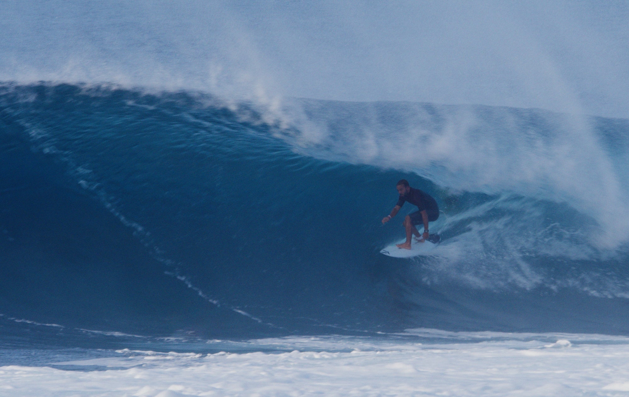 Caio Ibelli Rides New Traveler at Pipe and Sunset